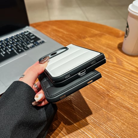 iPhone Duo専用ケース パッファーデザイン プレミアムスマホケース | ダウンジャケット風 ぷっくり質感 モノトーン トレンド  [M6811]