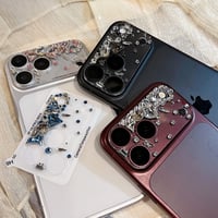 豪華ハート型ダイヤ iPhone18Pro/18ProMax カメラレンズカバー キラキララインストーン 傷防止 高級感 露出型[M6805]