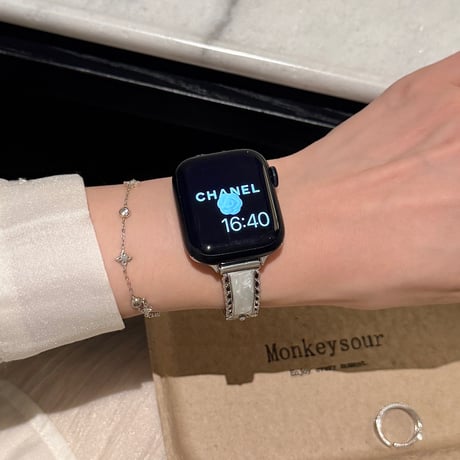 ダイヤ四つ葉のクローバー AppleWatchバンド 美しい AppleWatchベルト Series 11/10/9/8 SE3/2  Ultra3/2/1 輝き 高級感たっぷり[M6590]