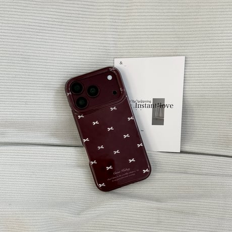 バーガンディ リボン柄 iPhone18Pro/18ProMaxケース オトナ可愛い 艶感 iPhone17/16/15カバー トレンドファッション[M6829]