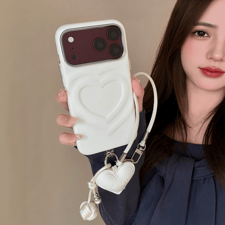 ぷっくりハート レザー調 iPhone18Pro/18ProMaxケース 手首に通せるハンドストラップ付き iPhone17/16Pro/15カバー  落ちにくい  大人ガーリー[M6793]
