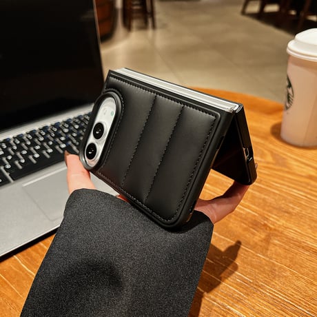 iPhone Duo専用ケース パッファーデザイン プレミアムスマホケース | ダウンジャケット風 ぷっくり質感 モノトーン トレンド  [M6811]