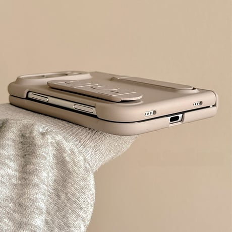 iPhone Duo専用ケース スタンド付き ハンドベルト付き マット 落下防止 ヒンジ保護 耐衝撃 高機能[M6826]