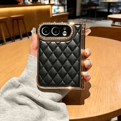 iPhone Duoケース ラグジュアリー キルティング レザー キラキララインストーンレンズ保護 強化ガラスフィルム一体型 全面保護[M6859]