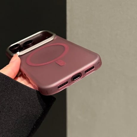 マット半透明 MagSafe対応 iPhone18Pro/18ProMaxケース メタルカメラフレーム 指紋防止 すりガラス風 高級感 耐衝撃 [M6808]