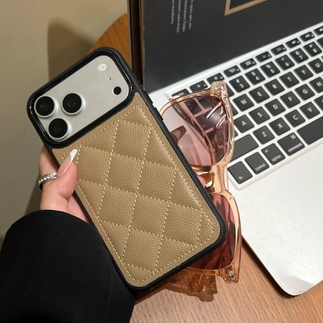 キルティングレザー風 iPhone18Pro/18ProMaxケース 高級感 iPhone17Pro/16/15カバー ラグジュアリーキルト 衝撃吸収[M6898]