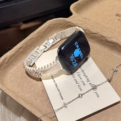 ダイヤ四つ葉のクローバー AppleWatchバンド 美しい AppleWatchベルト Series 11/10/9/8 SE3/2  Ultra3/2/1 輝き 高級感たっぷり[M6590]