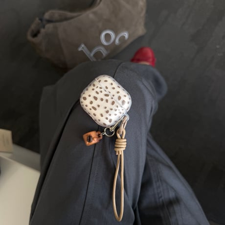 Airpods 5 対応ケース アニマル柄 Airpodspro3/2/カバー Airpods4/3 ハンドストラップ・コーヒーカップチャーム付き[M6775]