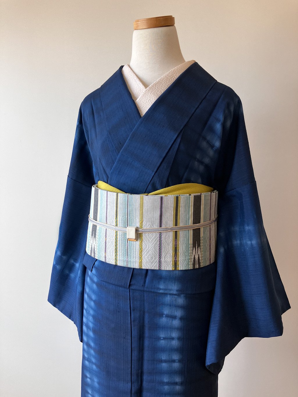 藍色 絞り縞模様 袷紬 正絹 大きめサイズ［K178］ | kimono ulala