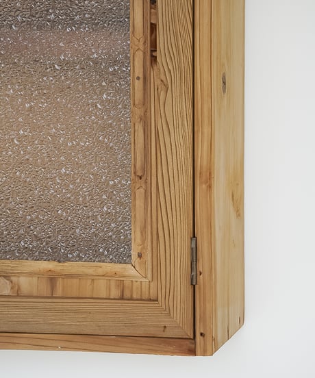 小さな壁掛け収納箱
