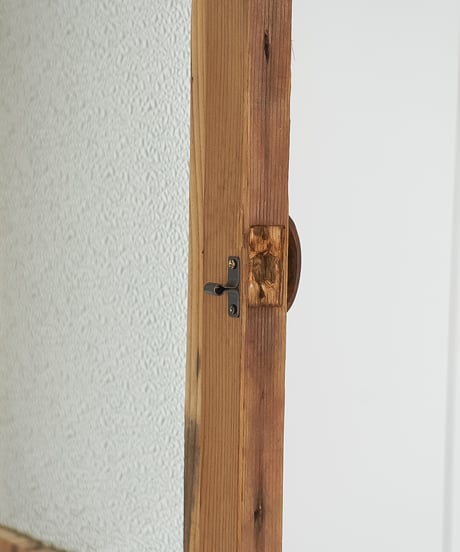 小さな壁掛け収納箱