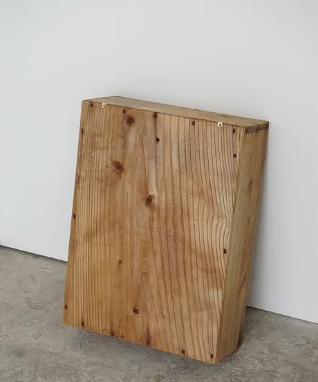 小さな壁掛け収納箱