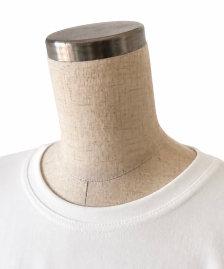 LT02 / white