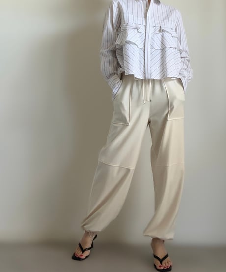 B63 / WHITE × BEIGE