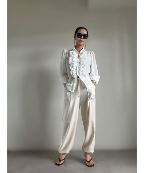 N93. frill brouse
