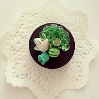 〖BROOCH〗こぶとりはとのミニブローチ