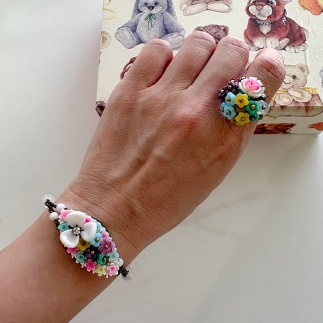 〖BRACELET〗ヴィンテージセルロイドとお花のブレスレット