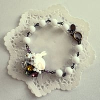〖BRACELET〗シェルうさぎとバラのブレスレット