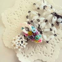 〖NECKLACE〗ヴィンテージセルロイドとお花のネックレス