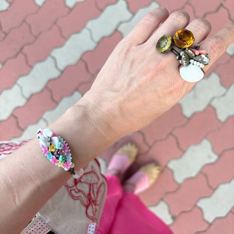 〖BRACELET〗ヴィンテージセルロイドとお花のブレスレット