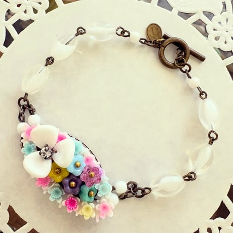 〖BRACELET〗ヴィンテージセルロイドとお花のブレスレット