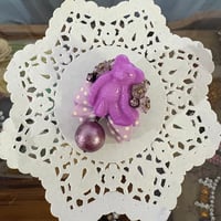 〖BROOCH〗パープルクマミニブローチ