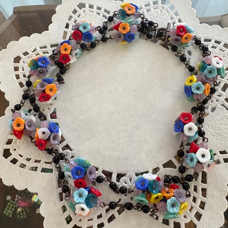 〖NECKLACE〗小花モチーフロングネックレス ブラックバージョン