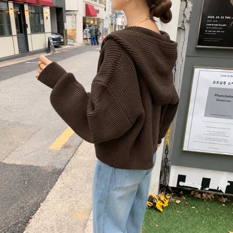 柔らかハーフジップパーカーニット