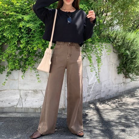 ブラウンやわらかストレッチワイドデニム