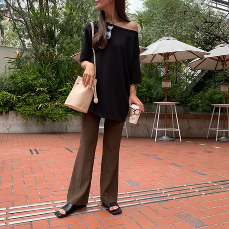 細見え美ラインストレッチフレアパンツ