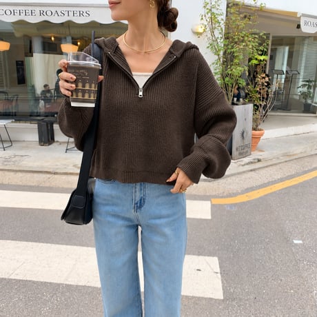 柔らかハーフジップパーカーニット