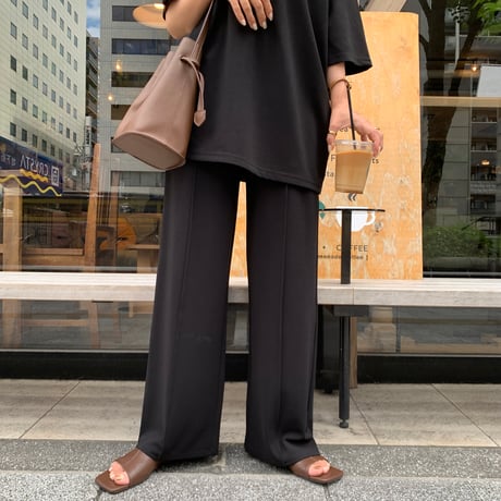 ストレートセンターシームワイドパンツ