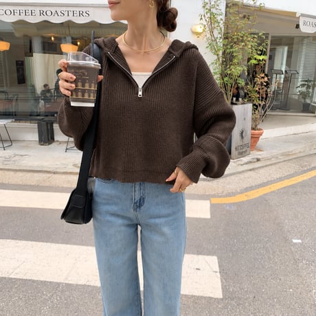 柔らかハーフジップパーカーニット
