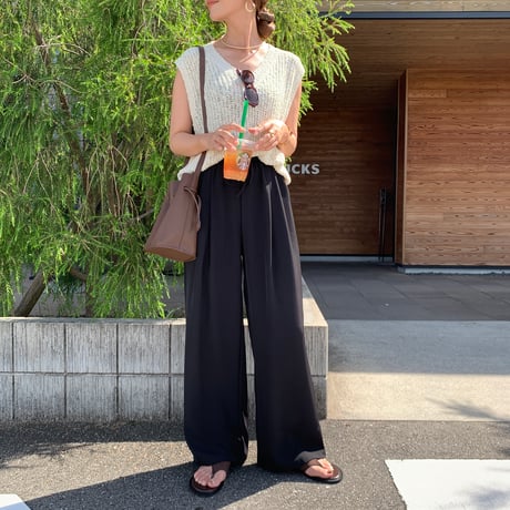 リラックスさらさらタックワイドパンツ
