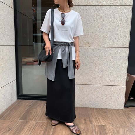 大人シンプルシアーロゴTシャツ