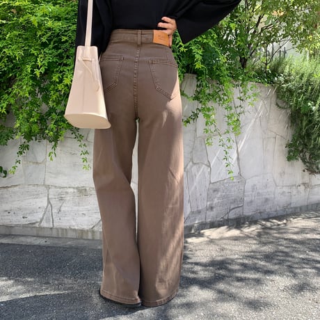 ブラウンやわらかストレッチワイドデニム