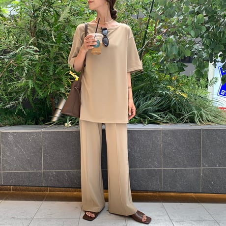 ストレートセンターシームワイドパンツ