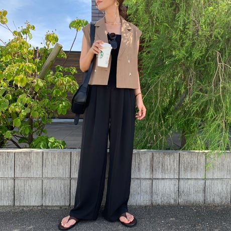 リラックスさらさらタックワイドパンツ