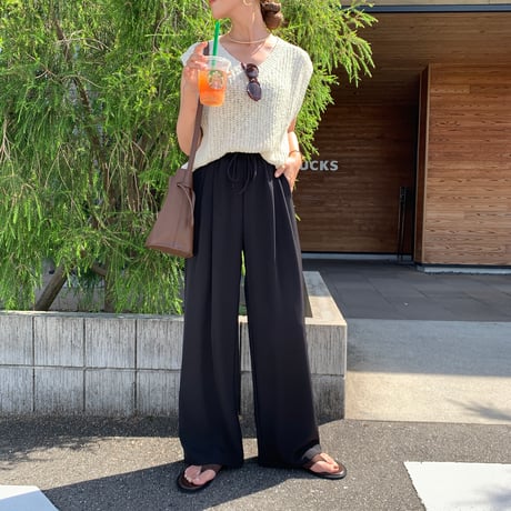 リラックスさらさらタックワイドパンツ