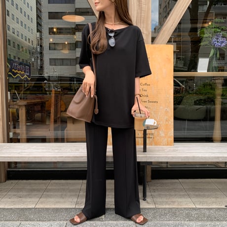 ストレートセンターシームワイドパンツ