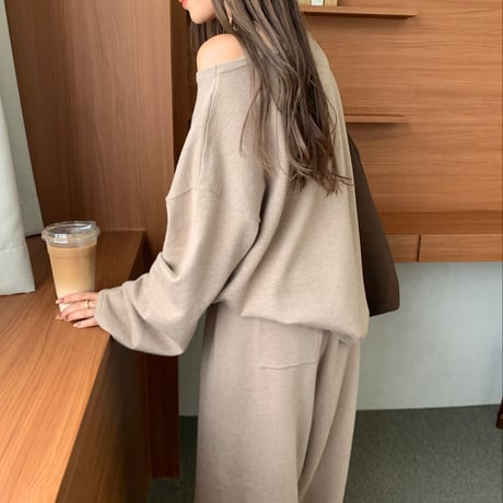 ンシンプルルーズオフショルニット