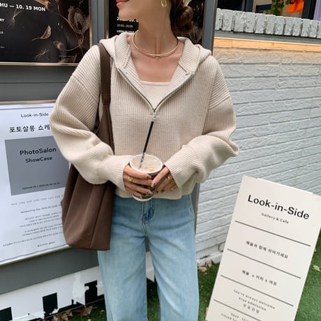柔らかハーフジップパーカーニット