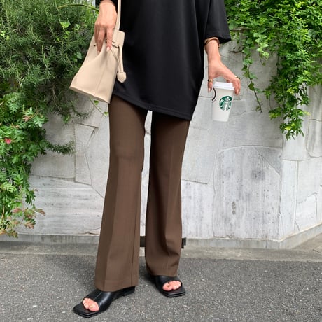 細見え美ラインストレッチフレアパンツ