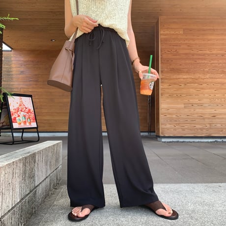 リラックスさらさらタックワイドパンツ