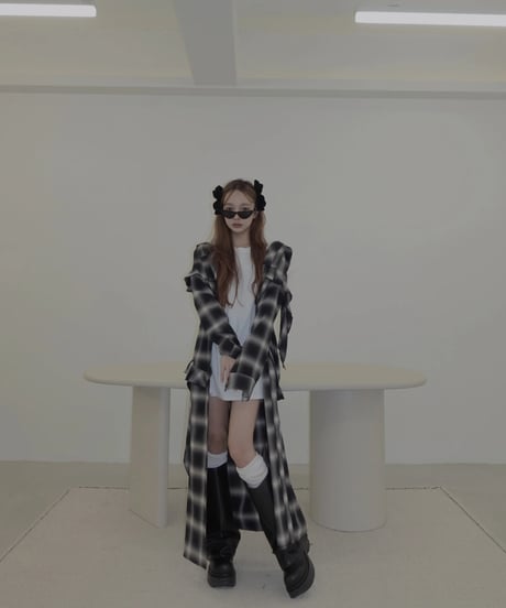 ［Black］ランダムフリルフードシャツドレス / Random Frill Hooded Shirt Dress