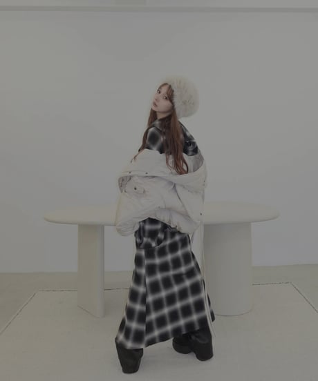 ［Black］ランダムフリルフードシャツドレス / Random Frill Hooded Shirt Dress
