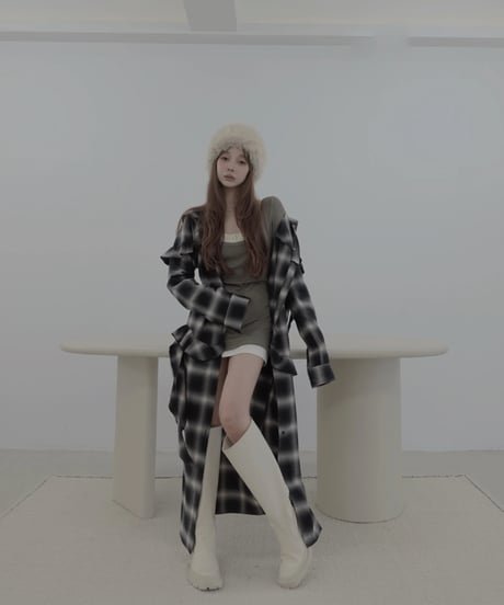 ［Black］ランダムフリルフードシャツドレス / Random Frill Hooded Shirt Dress