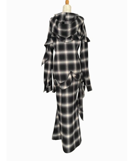 ［Black］ランダムフリルフードシャツドレス / Random Frill Hooded Shirt Dress