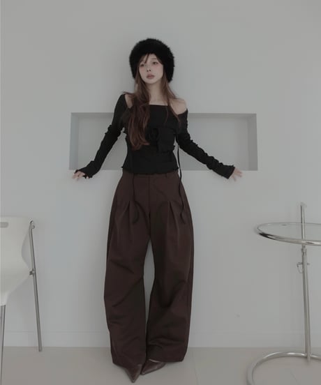 ボリュームタックバレルパンツ / Volume Tuck Barrel Pants