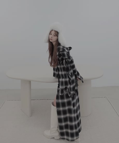 ［Black］ランダムフリルフードシャツドレス / Random Frill Hooded Shirt Dress